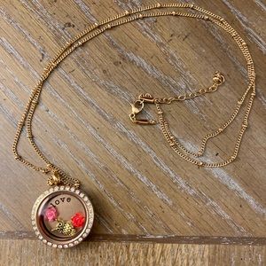 Rose Gold Floating Charm Necklace. In excellent like new condition.